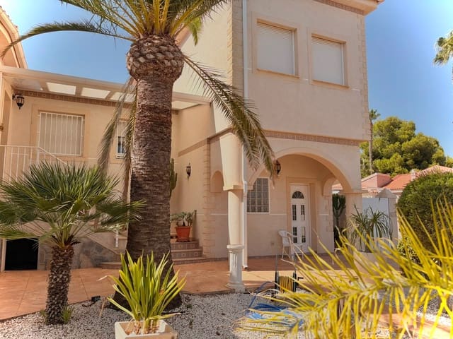 Chalet de 3 habitaciones en Ciudad Quesada, Rojales en venta con piscina - 399.950 € (Ref: 10073276)