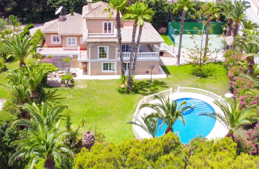 7 sovrum Villa till salu i Villamartin med pool garage - 1 080 000 € (Ref: 10075406)