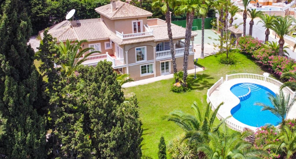 7 sovrum Villa till salu i Villamartin med pool garage - 1 080 000 € (Ref: 10075406)