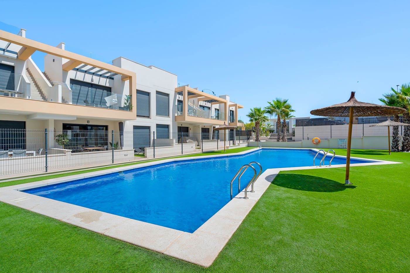 2 chambre Appartement à vendre à Villamartin avec piscine - 279 000 € (Ref: 10077711)