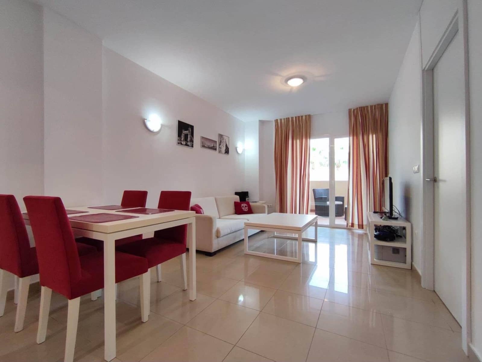 2 Zimmer Apartment zu verkaufen in Playa Flamenca mit Pool - 225.000 € (Ref: 10078438)