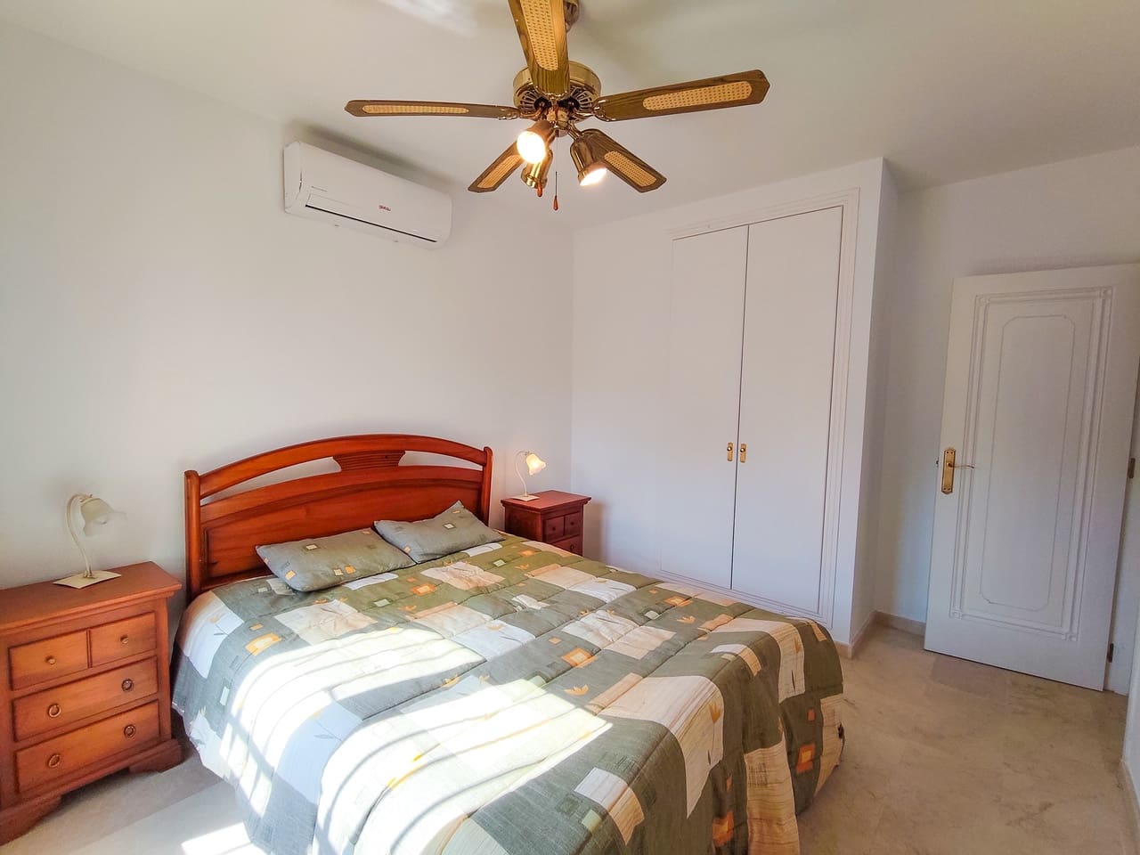 3 quarto Moradia para venda em Villamartin com piscina garagem - 430 000 € (Ref: 10085674)