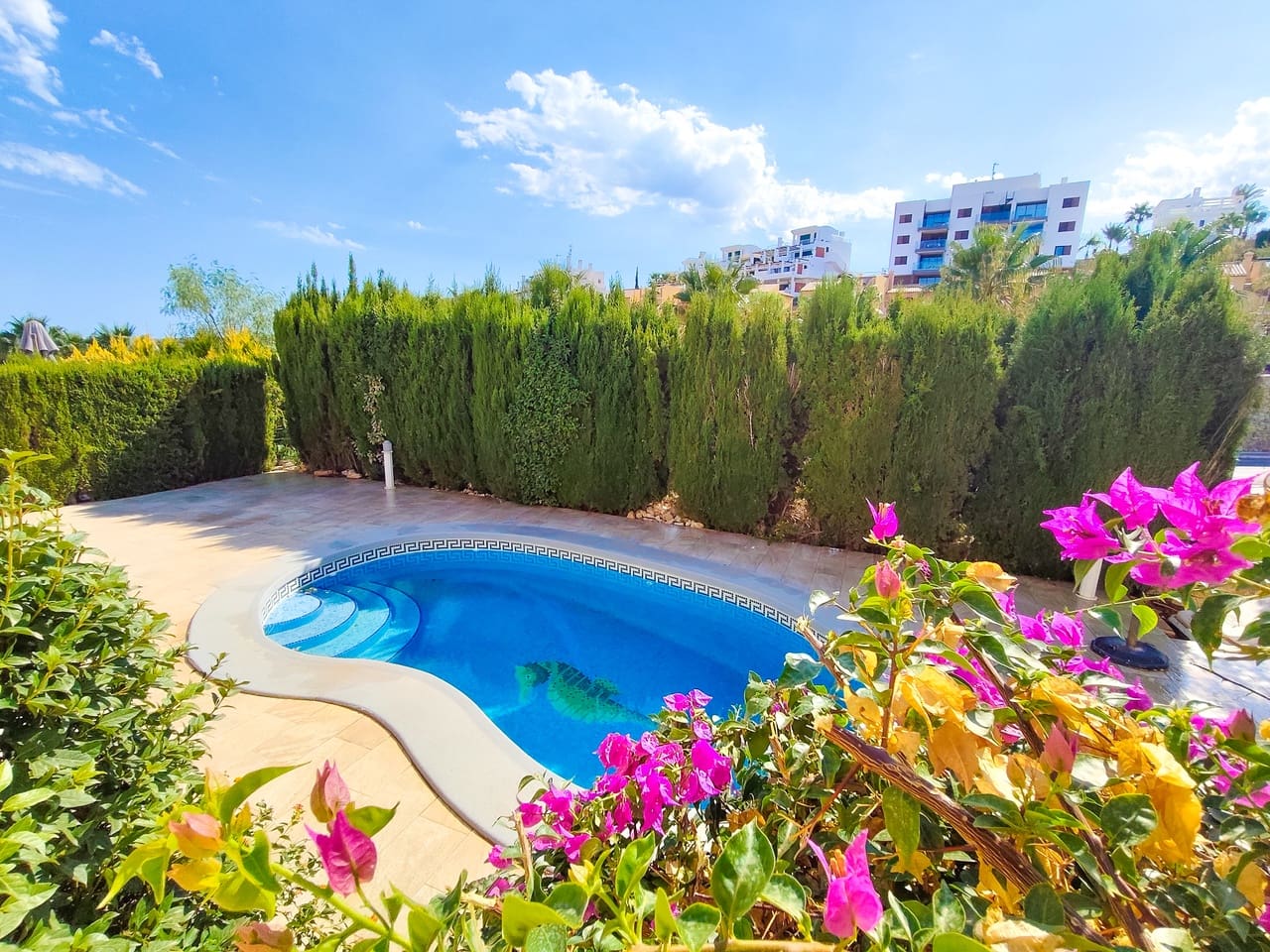 3 quarto Moradia para venda em Villamartin com piscina garagem - 430 000 € (Ref: 10085674)