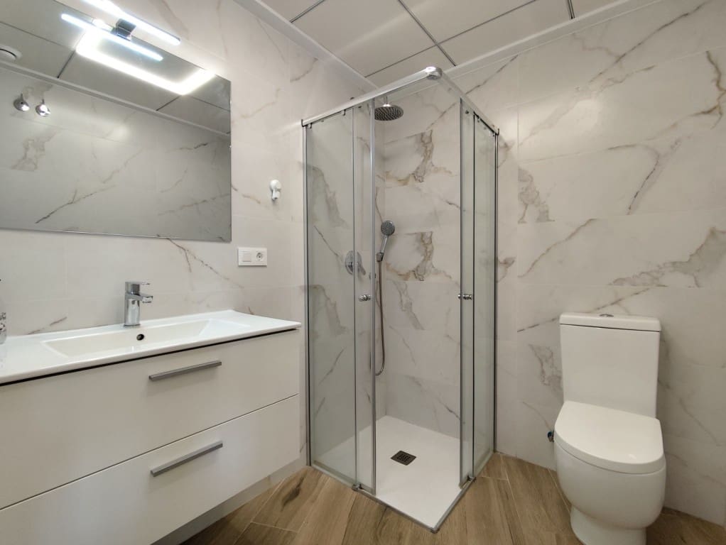3 Zimmer Apartment zu verkaufen in Villamartin mit Pool Garage - 345.000 € (Ref: 10088839)