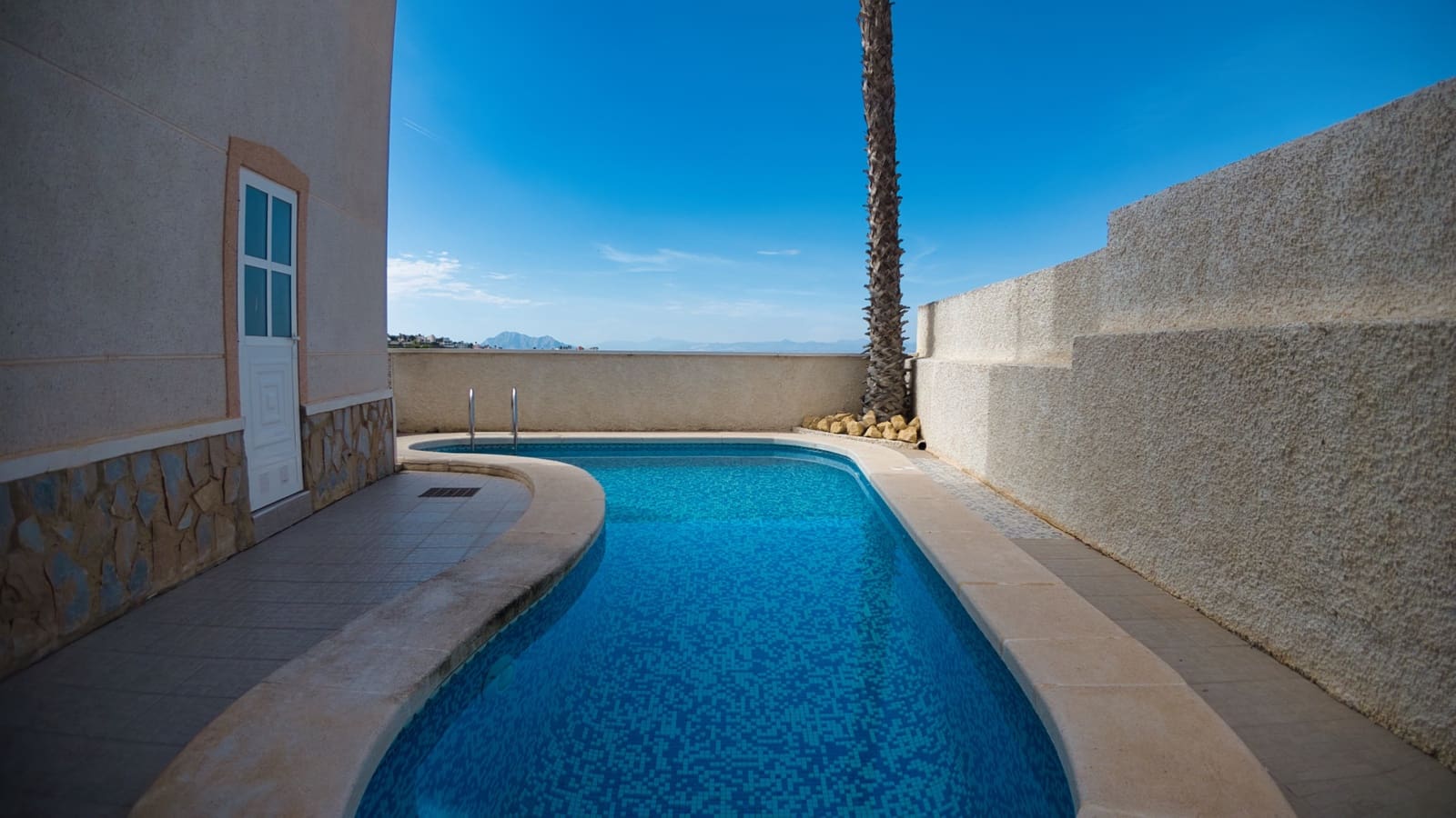 3 bedroom Semi-detached Villa for sale in La Marquesa with pool - € 299,950 (Ref: 10091354)