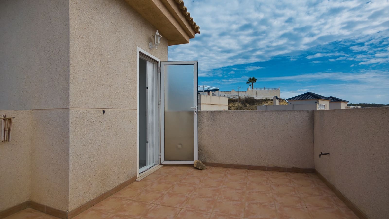 3 bedroom Semi-detached Villa for sale in La Marquesa with pool - € 299,950 (Ref: 10091354)