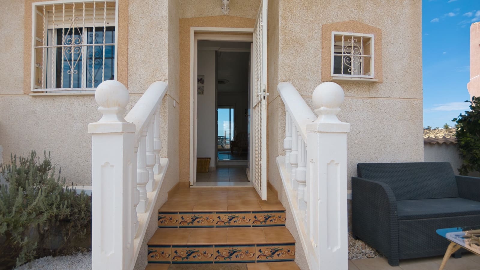 3 bedroom Semi-detached Villa for sale in La Marquesa with pool - € 299,950 (Ref: 10091354)