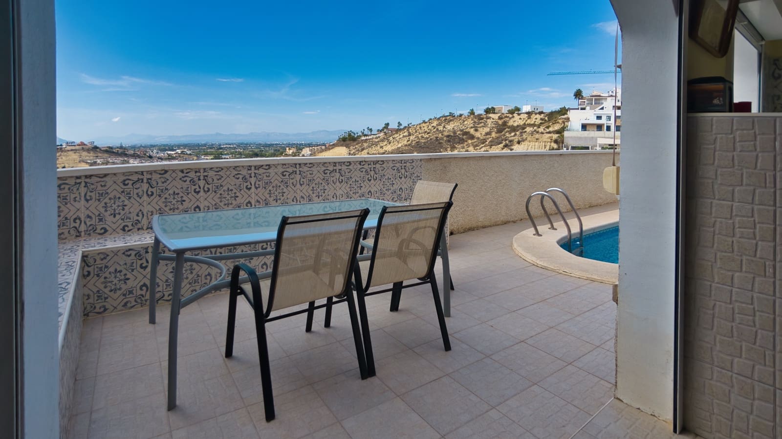 3 bedroom Semi-detached Villa for sale in La Marquesa with pool - € 299,950 (Ref: 10091354)