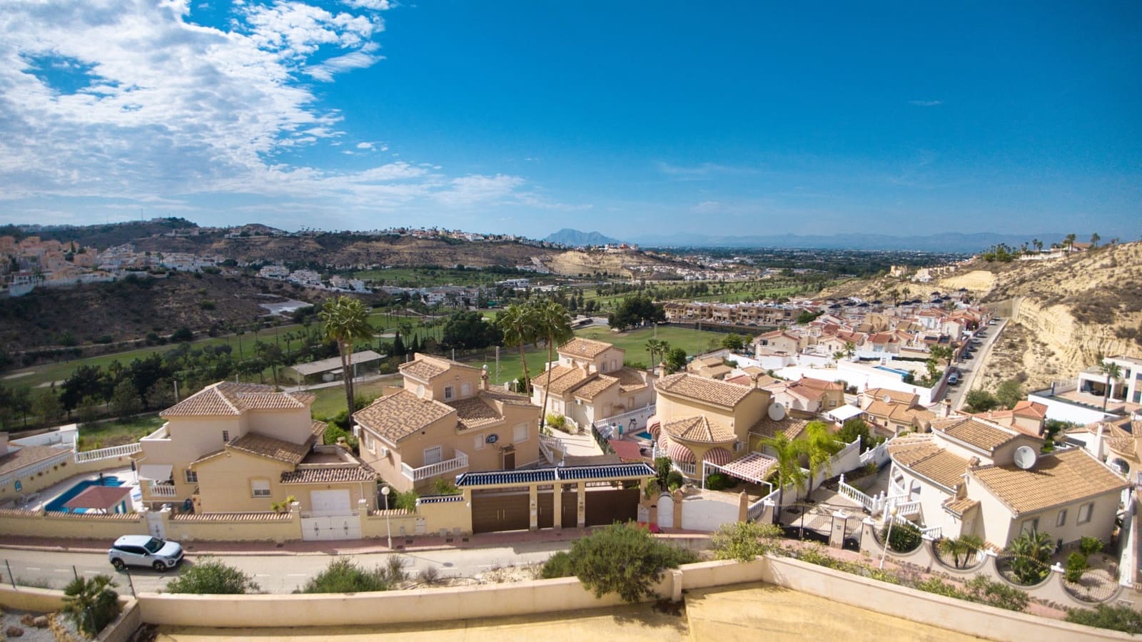 3 bedroom Semi-detached Villa for sale in La Marquesa with pool - € 299,950 (Ref: 10091354)