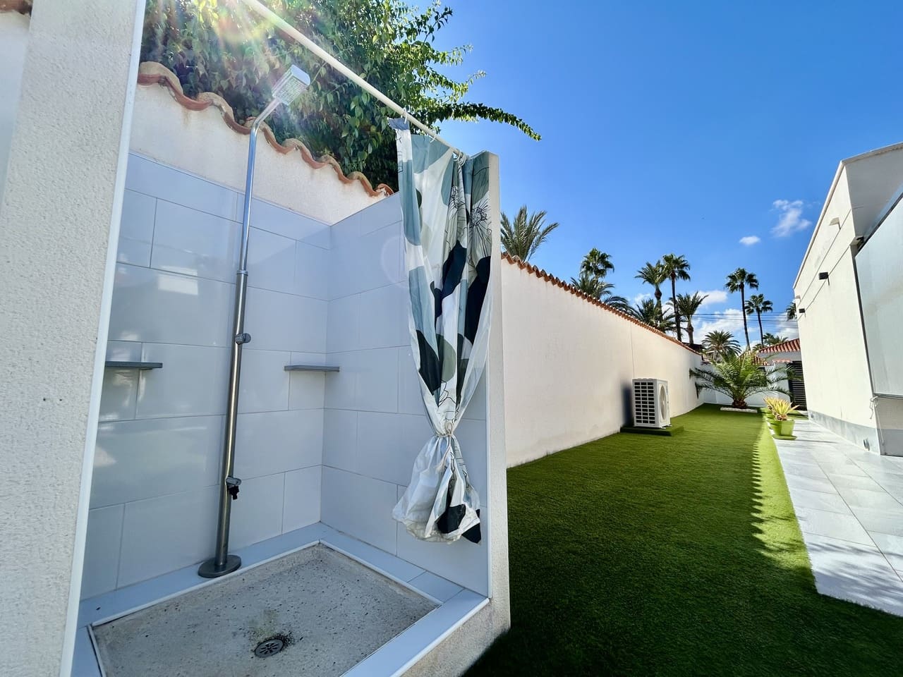 3 soverom Villa til salgs i Estrella de Mar med svømmebasseng garasje - € 1 598 000 (Ref: 10094298)