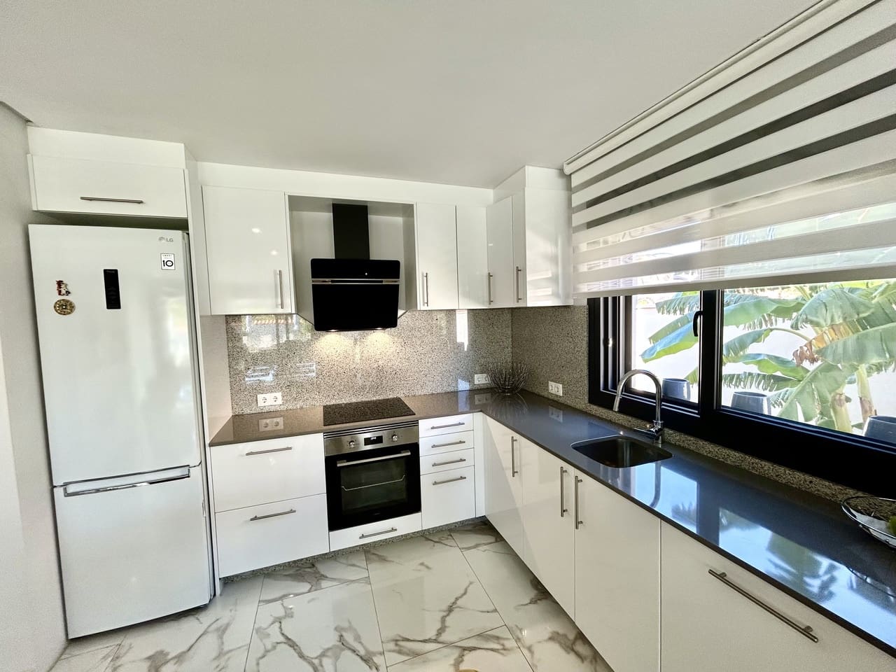 3 soverom Villa til salgs i Estrella de Mar med svømmebasseng garasje - € 1 598 000 (Ref: 10094298)