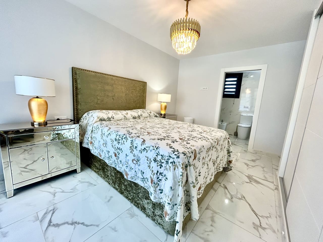3 soverom Villa til salgs i Estrella de Mar med svømmebasseng garasje - € 1 598 000 (Ref: 10094298)