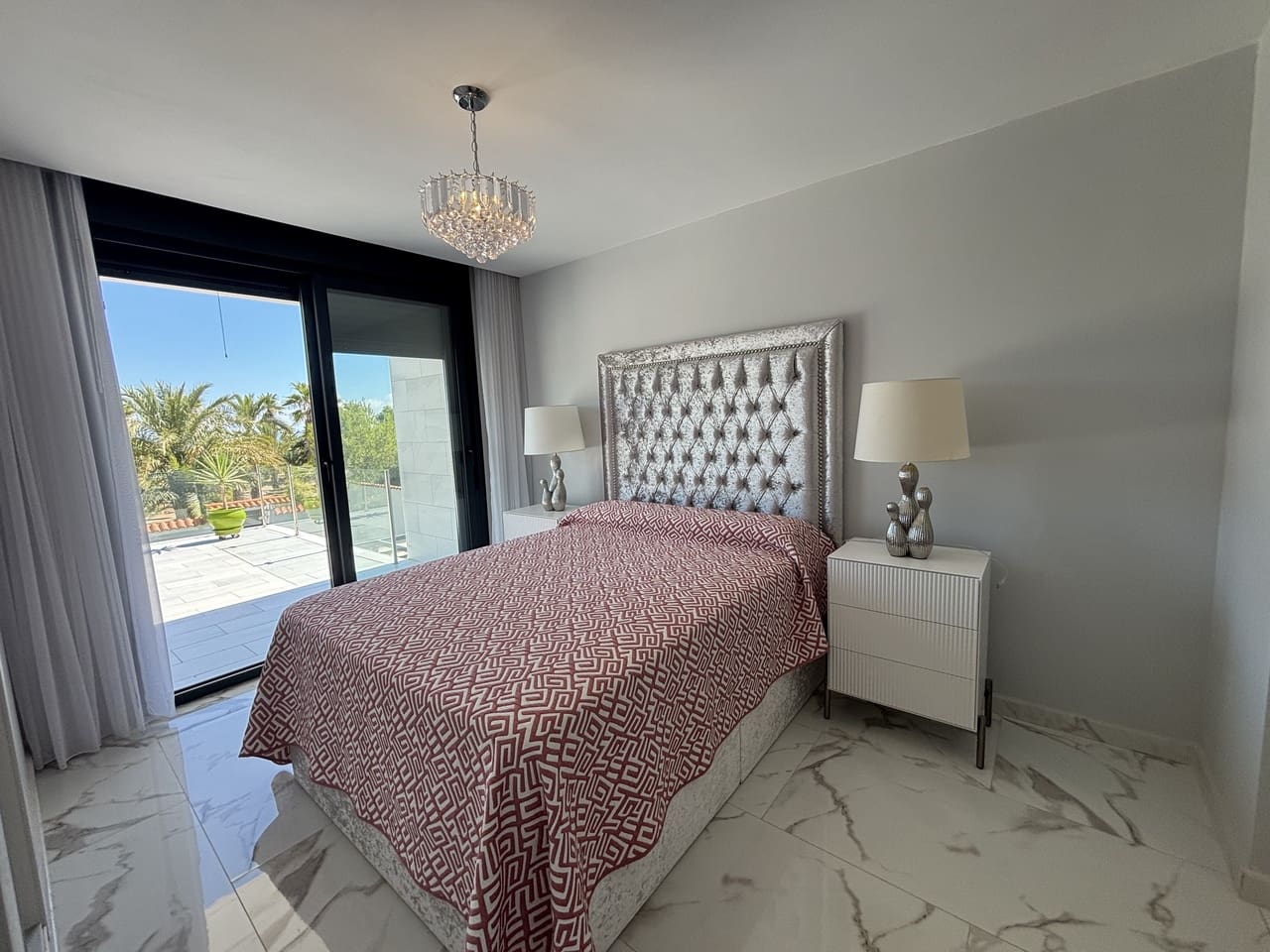 3 soverom Villa til salgs i Estrella de Mar med svømmebasseng garasje - € 1 598 000 (Ref: 10094298)