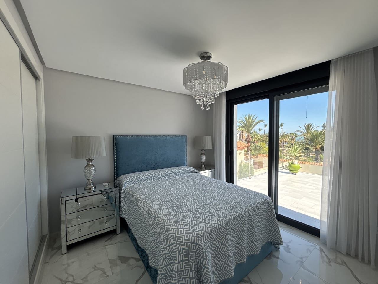 3 soverom Villa til salgs i Estrella de Mar med svømmebasseng garasje - € 1 598 000 (Ref: 10094298)