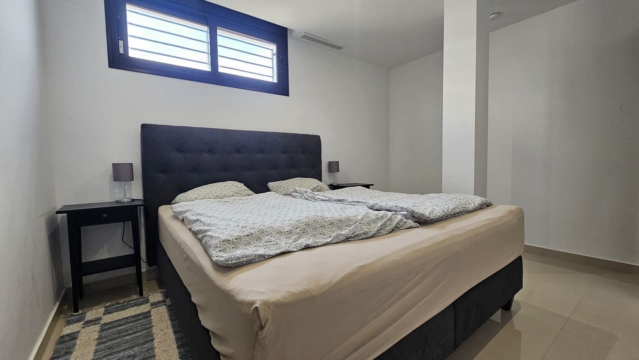6 slaapkamer Villa te koop in Villamartin met zwembad garage - € 546.950 (Ref: 10097574)