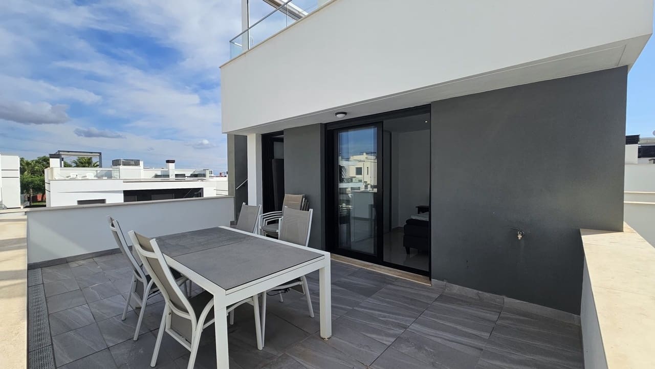 6 slaapkamer Villa te koop in Villamartin met zwembad garage - € 546.950 (Ref: 10097574)