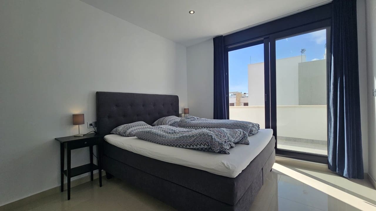 6 slaapkamer Villa te koop in Villamartin met zwembad garage - € 546.950 (Ref: 10097574)
