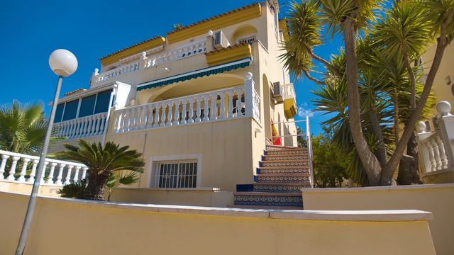 2 bedroom Semi-detached Villa for sale in Benimar, Benijófar with pool garage - € 239,950 (Ref: 10098635)