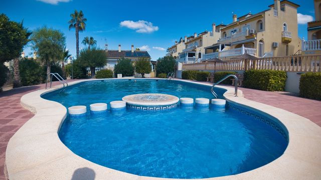 2 bedroom Semi-detached Villa for sale in Benimar, Benijófar with pool garage - € 239,950 (Ref: 10098635)