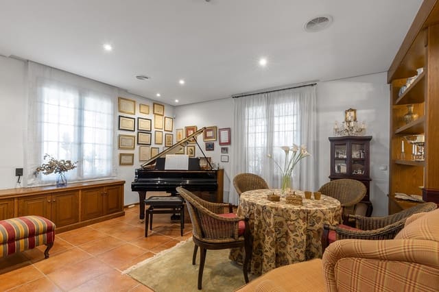 7 soverom Villa til salgs i La Veleta, Torrevieja med svømmebasseng garasje - € 2 250 000 (Ref: 10098833)