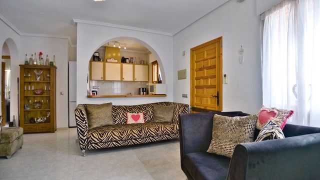 3 sypialnia Willa na sprzedaż w Ciudad Quesada, Rojales z basenem garażem - 370 000 € (Ref: 10100560)