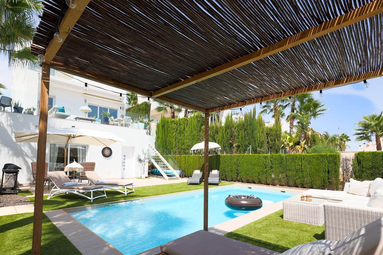 4 slaapkamer Villa te koop in Benijofar met zwembad garage - € 799.000 (Ref: 10100561)