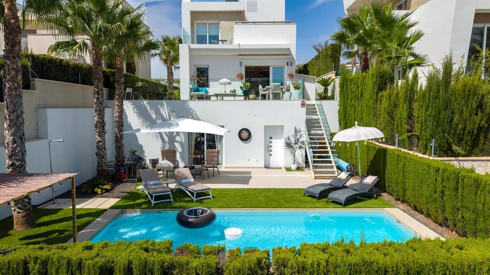 4 slaapkamer Villa te koop in Benijofar met zwembad garage - € 799.000 (Ref: 10100561)