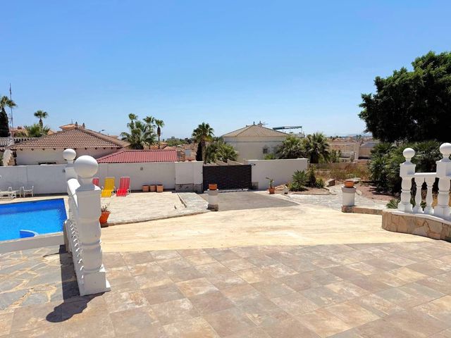 5 Zimmer Villa zu verkaufen in Blue Lagoon mit Pool Garage - 990.000 € (Ref: 10101556)