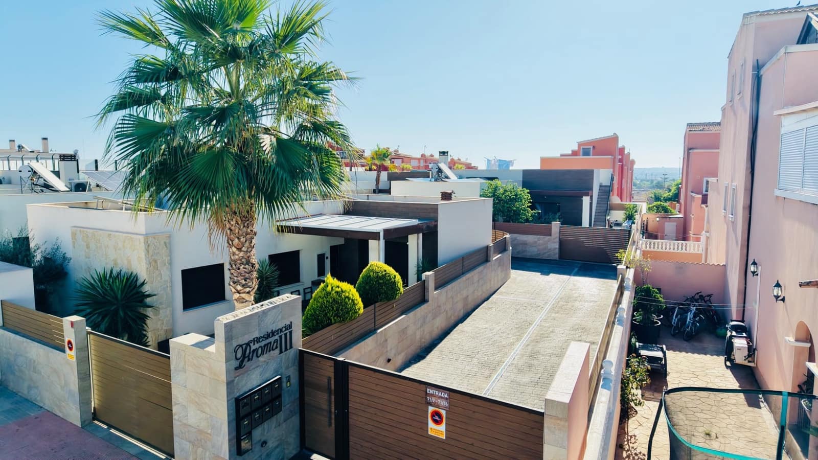 3 soveværelse Semi-Rækkehus til salg i Los Montesinos med swimmingpool - € 392.500 (Ref: 10109029)