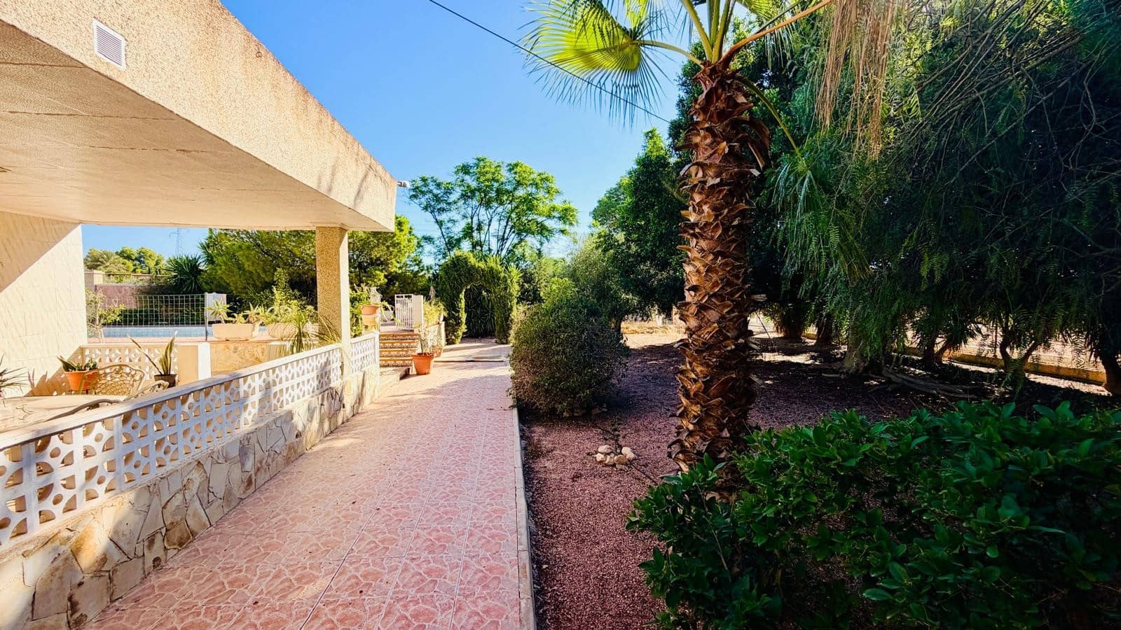 4 bedroom Villa for sale in Crevillente / Crevillent with pool garage - € 300,000 (Ref: 10109030)