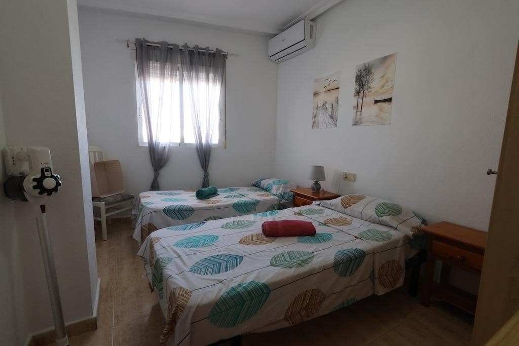 2 bedroom Apartment for sale in Torrevieja with pool - € 125,000 (Ref: 10109032)