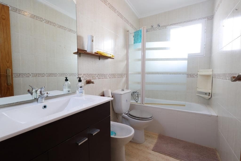 2 bedroom Apartment for sale in Torrevieja with pool - € 125,000 (Ref: 10109032)