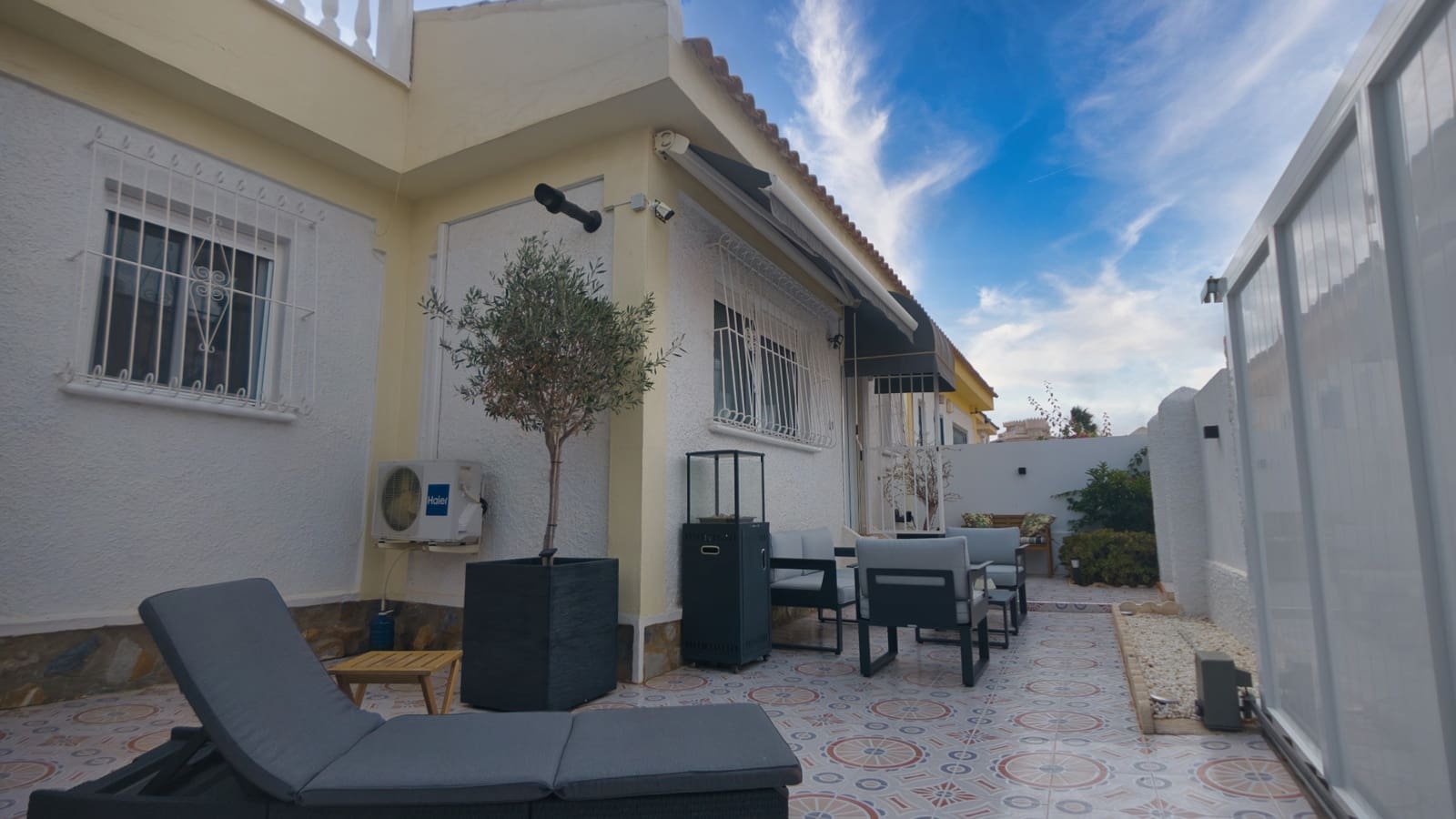 2 bedroom Semi-detached Villa for sale in La Marquesa with pool - € 199,950 (Ref: 10111880)