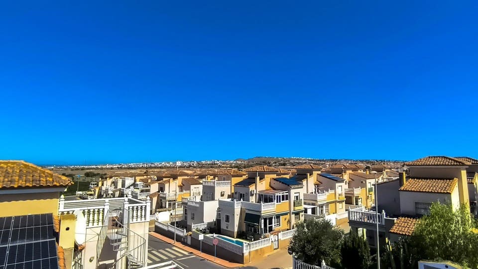 3 sovrum Villa till salu i Montebello med pool garage - 225 000 € (Ref: 10116034)