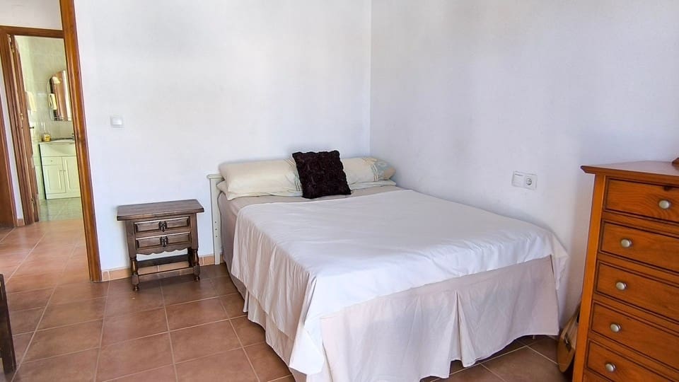 3 sovrum Villa till salu i Montebello med pool garage - 225 000 € (Ref: 10116034)