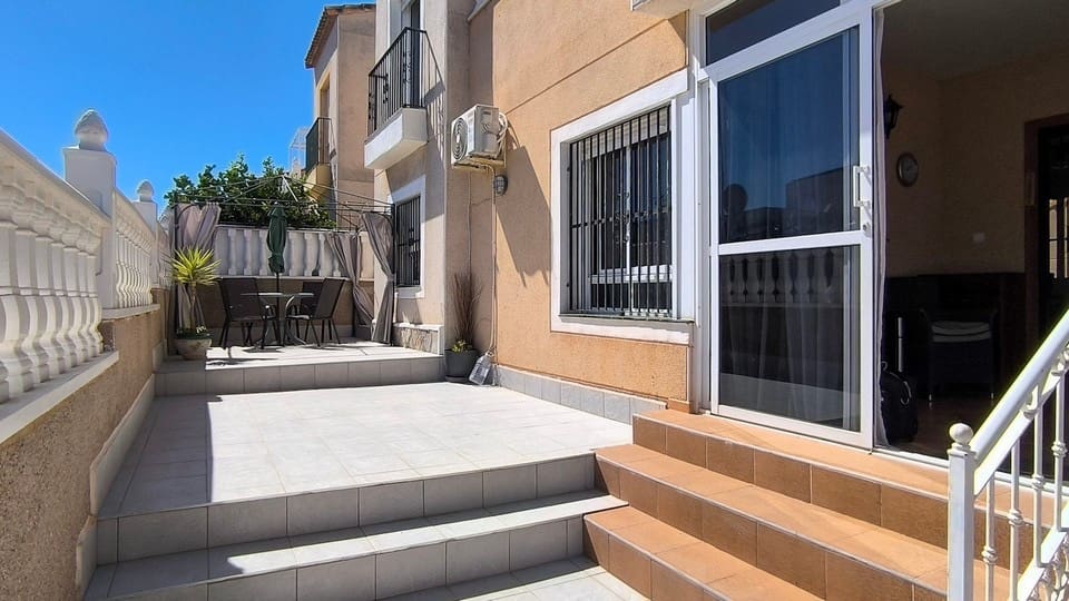 3 sovrum Villa till salu i Montebello med pool garage - 225 000 € (Ref: 10116034)