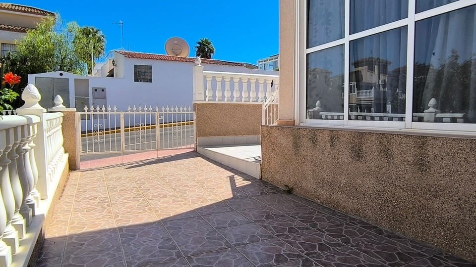 3 sovrum Villa till salu i Montebello med pool garage - 225 000 € (Ref: 10116034)