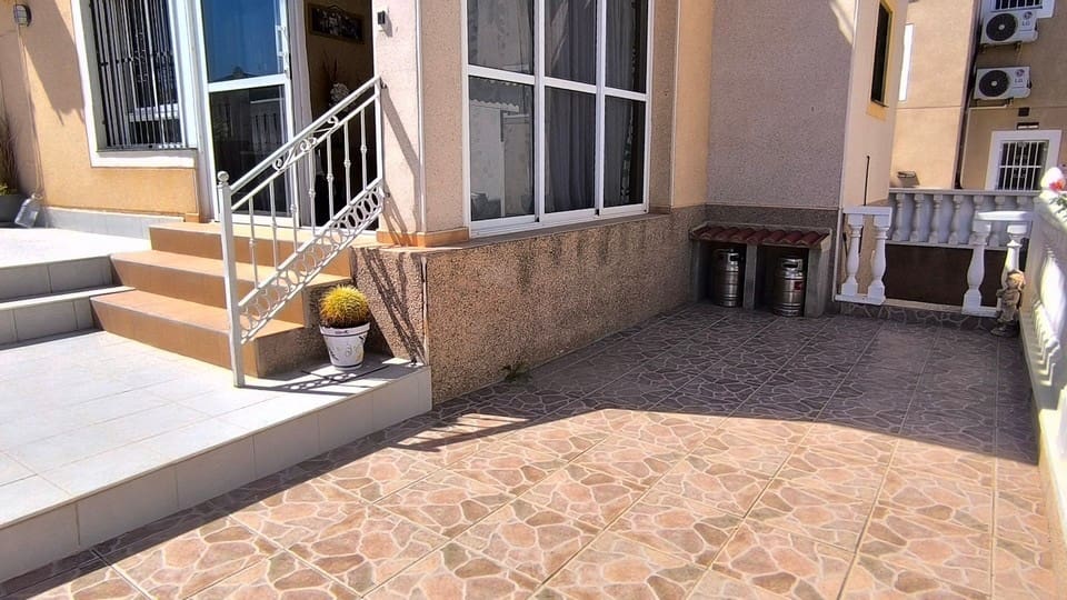3 sovrum Villa till salu i Montebello med pool garage - 225 000 € (Ref: 10116034)
