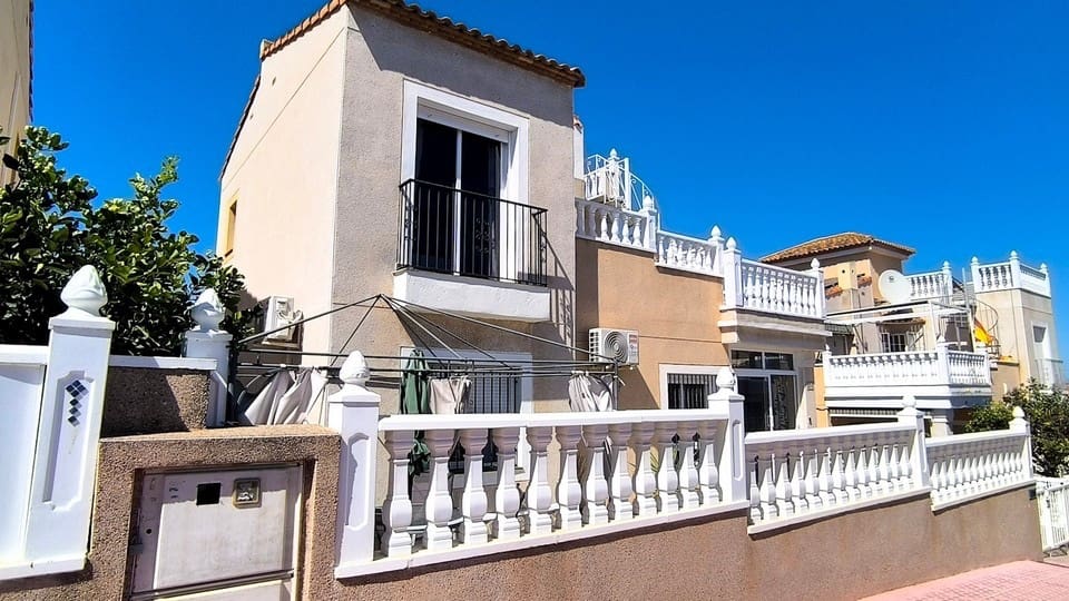 3 sovrum Villa till salu i Montebello med pool garage - 225 000 € (Ref: 10116034)