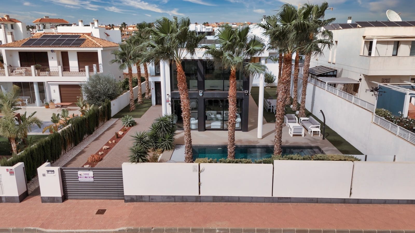 4 camera da letto Villa in vendita in Pueblo Bravo con piscina garage - 1.149.000 € (Rif: 10118139)
