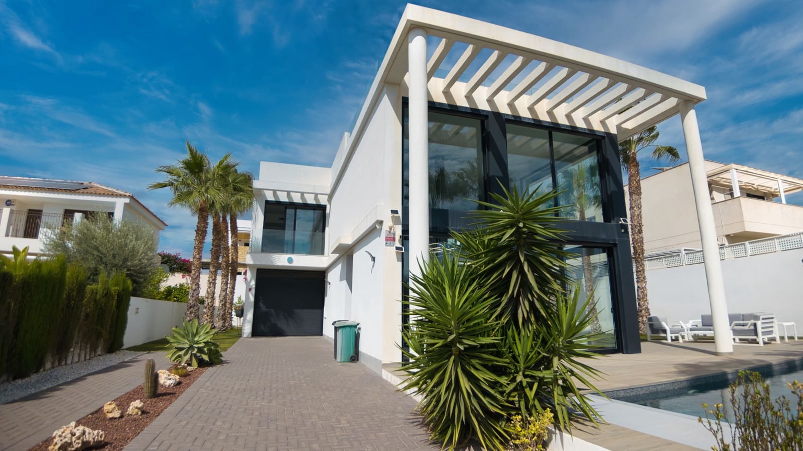 4 camera da letto Villa in vendita in Pueblo Bravo con piscina garage - 1.149.000 € (Rif: 10118139)