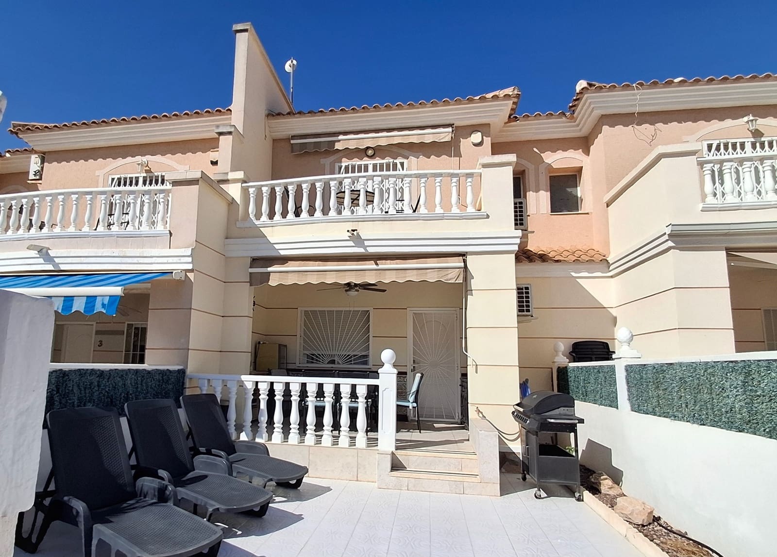 3 camera da letto Casa in vendita in Dona Pepa con piscina - 245.000 € (Rif: 10120572)