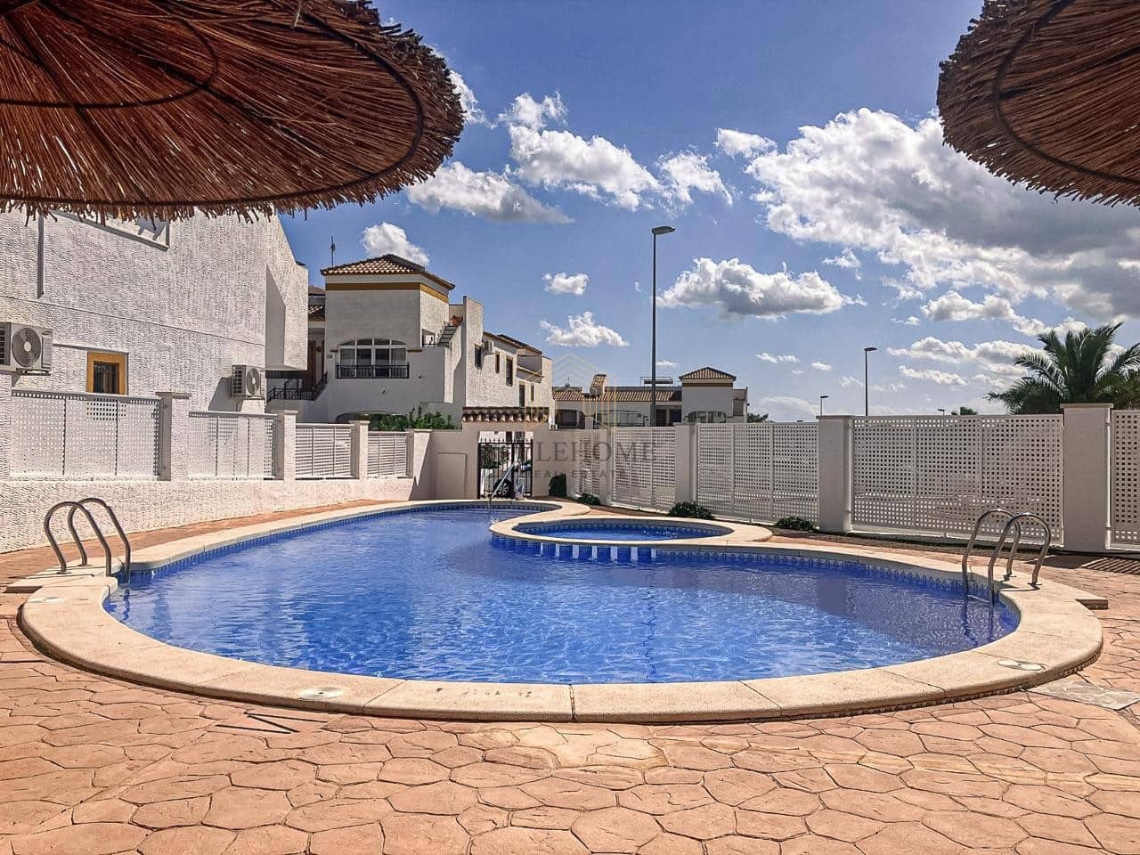 2 Zimmer Apartment zu verkaufen in Vistabella mit Pool - 139.900 € (Ref: 10127676)