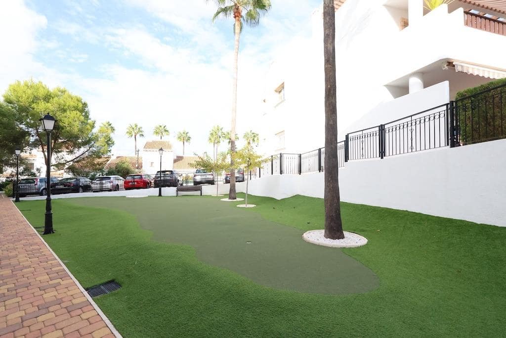 2 soveværelse Lejlighed til salg i Orihuela Costa med swimmingpool garage - € 278.000 (Ref: 10146369)