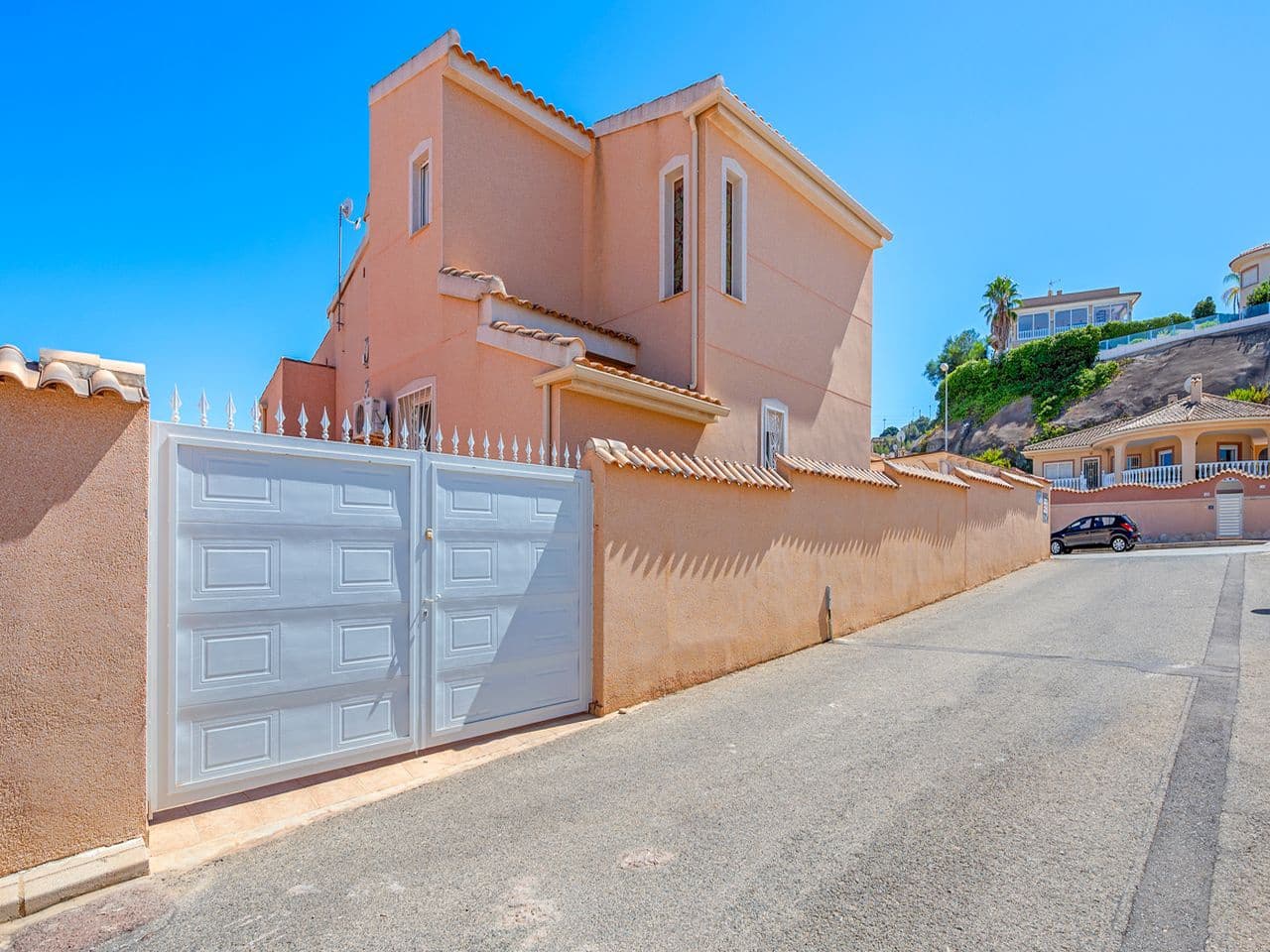3 slaapkamer Villa te koop in Ciudad Quesada met zwembad garage - € 525.000 (Ref: 10146370)