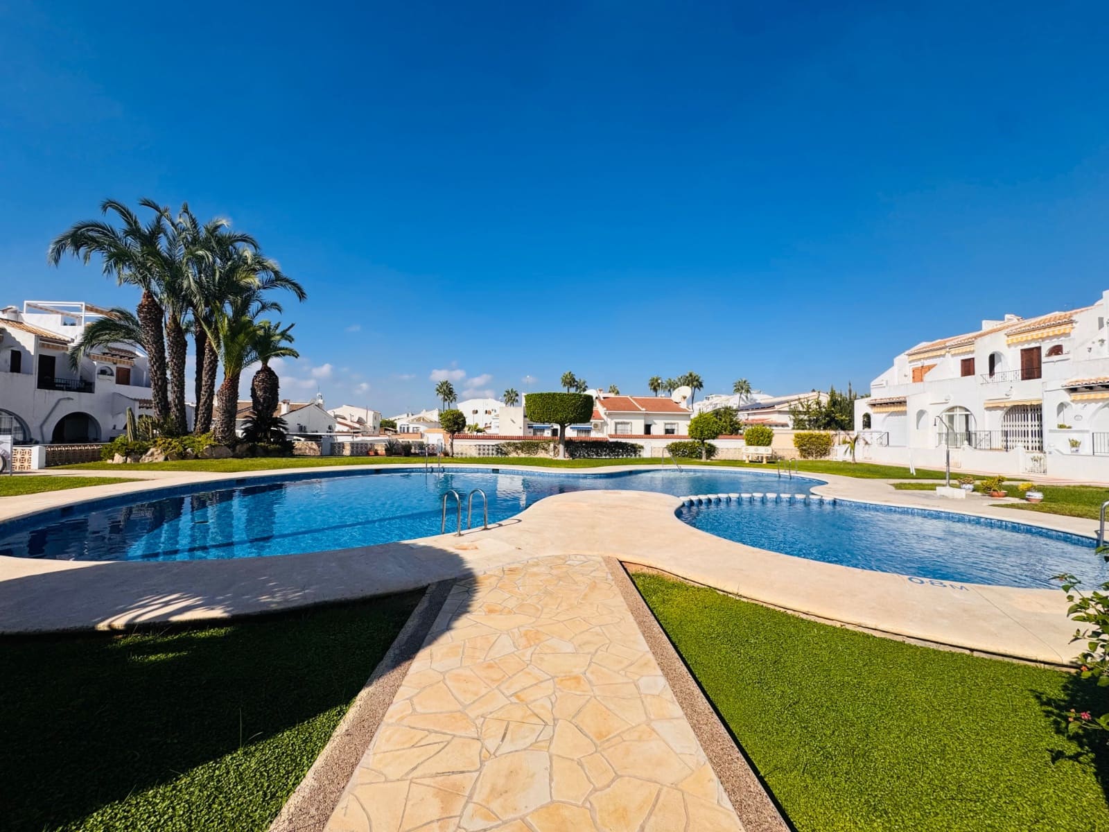1 bedroom Apartment for sale in Pueblo Bravo with pool - € 125,000 (Ref: 10153984)