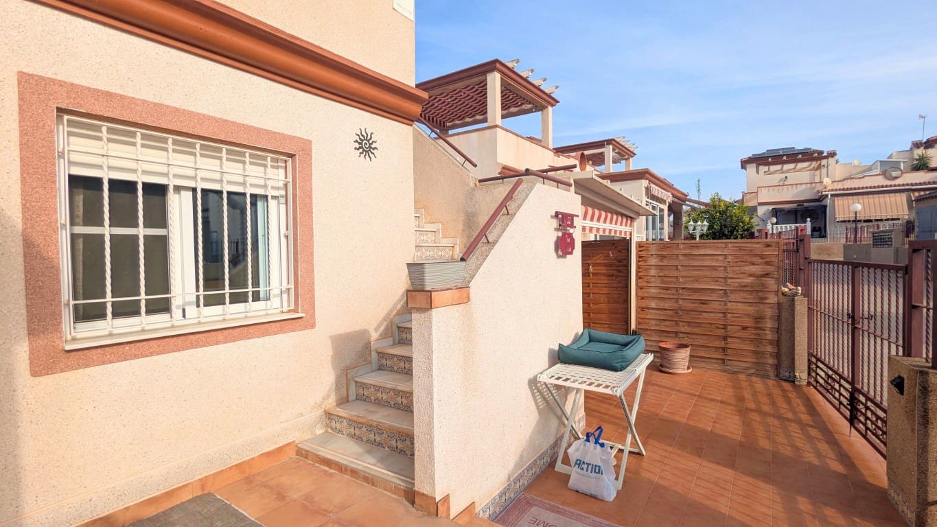 2 soveværelse Semi-Rækkehus til salg i San Fulgencio med swimmingpool - € 189.000 (Ref: 10159176)