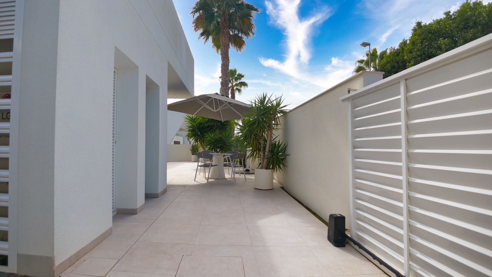 3 quarto Moradia para venda em Pueblo Bravo com piscina garagem - 749 950 € (Ref: 10160300)