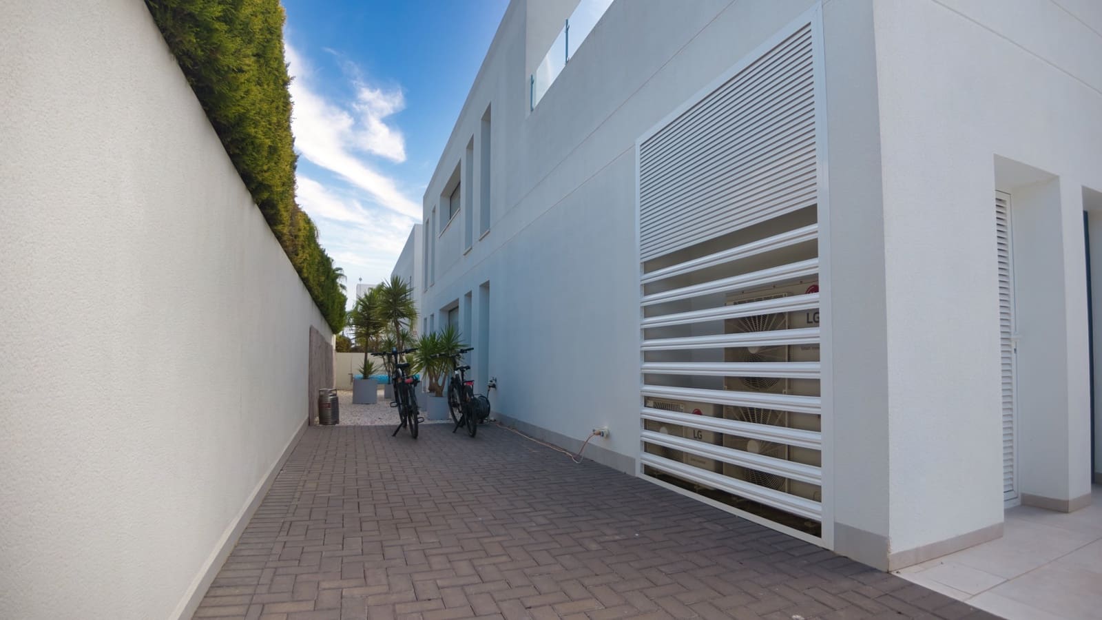 3 quarto Moradia para venda em Pueblo Bravo com piscina garagem - 749 950 € (Ref: 10160300)