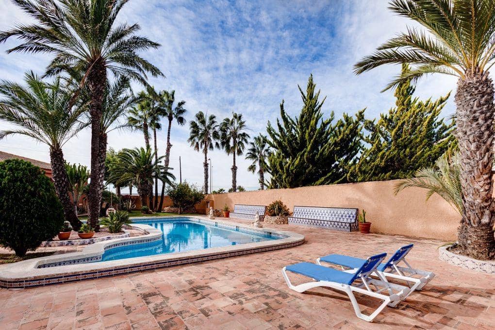 Chalet de 5 habitaciones en Torrevieja en venta con piscina garaje - 850.000 € (Ref: 10162896)